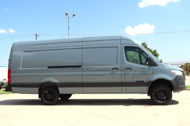 New 2022 Mercedes-Benz 170 EXT Sprinter Family Day Lounge