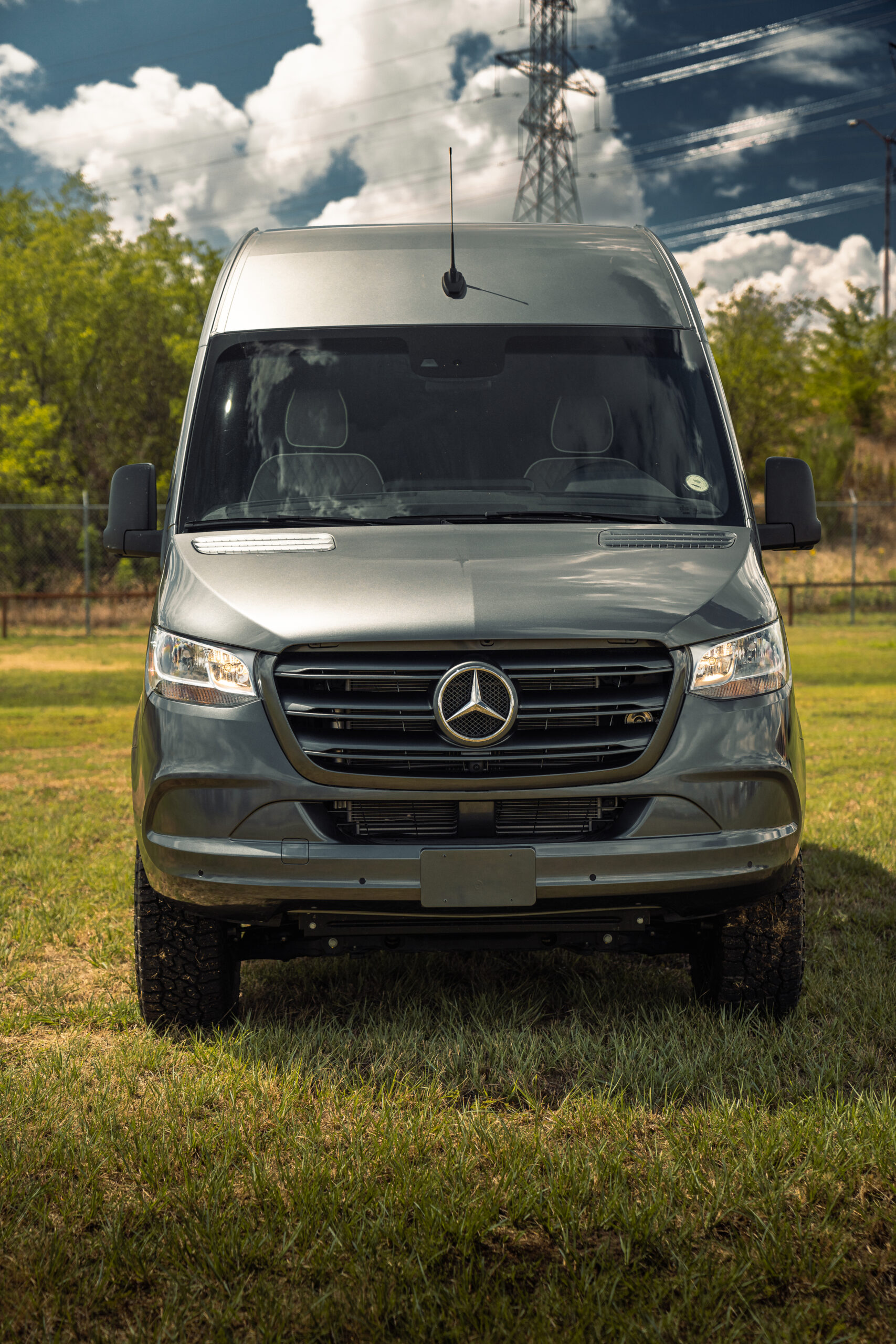 144 day lounge sprinter